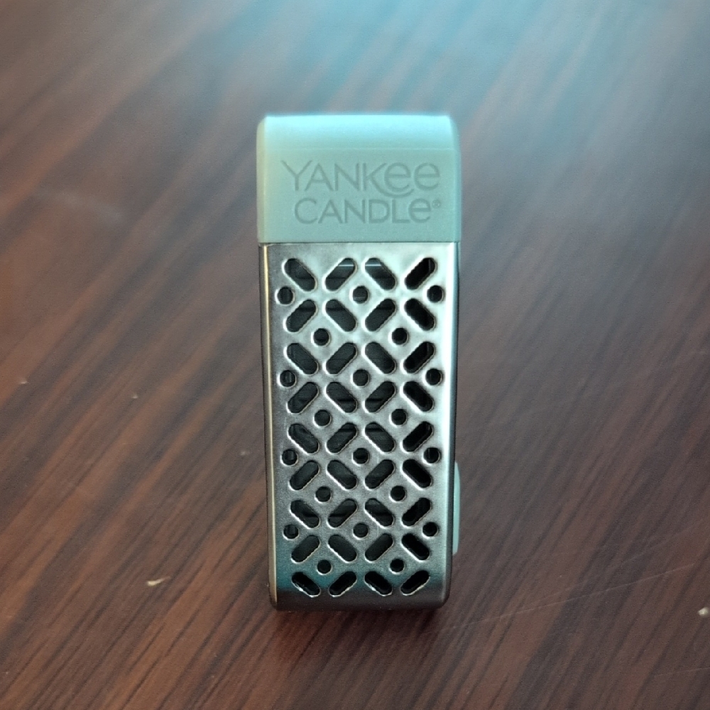 Yankee Candle Metallic Gray Air Freshener